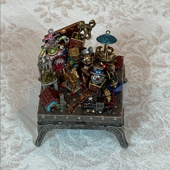🎁🎁Perfect Gift🎁🎁 Toy Chest Trinket Box - Picture 4 of 4